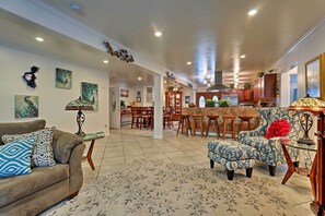 Casa (Multiple Bedrooms) | Interior