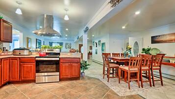 House (Multiple Bedrooms) | Front of property