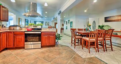 Expansive Getaway ~ 2 Miles to Mendenhall Glacier!