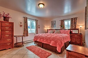 ハウス (Multiple Bedrooms) | 7 室のベッドルーム、デスク、ノートパソコン用作業スペース、アイロン / アイロン台