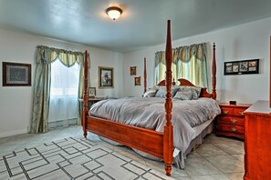 Interior - Expansive Getaway ~ 2 Miles to Mendenhall Glacier! (Juneau)