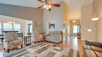 House (3 Bedrooms) | Interior