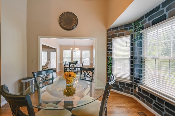 House (3 Bedrooms) | Interior