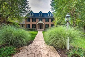 House (Multiple Bedrooms) | Front of property