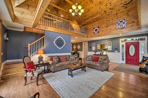 House (5 Bedrooms) | Interior - Hot Tub & Game Room: 'A Mountain Dream' in Vilas (Vilas)