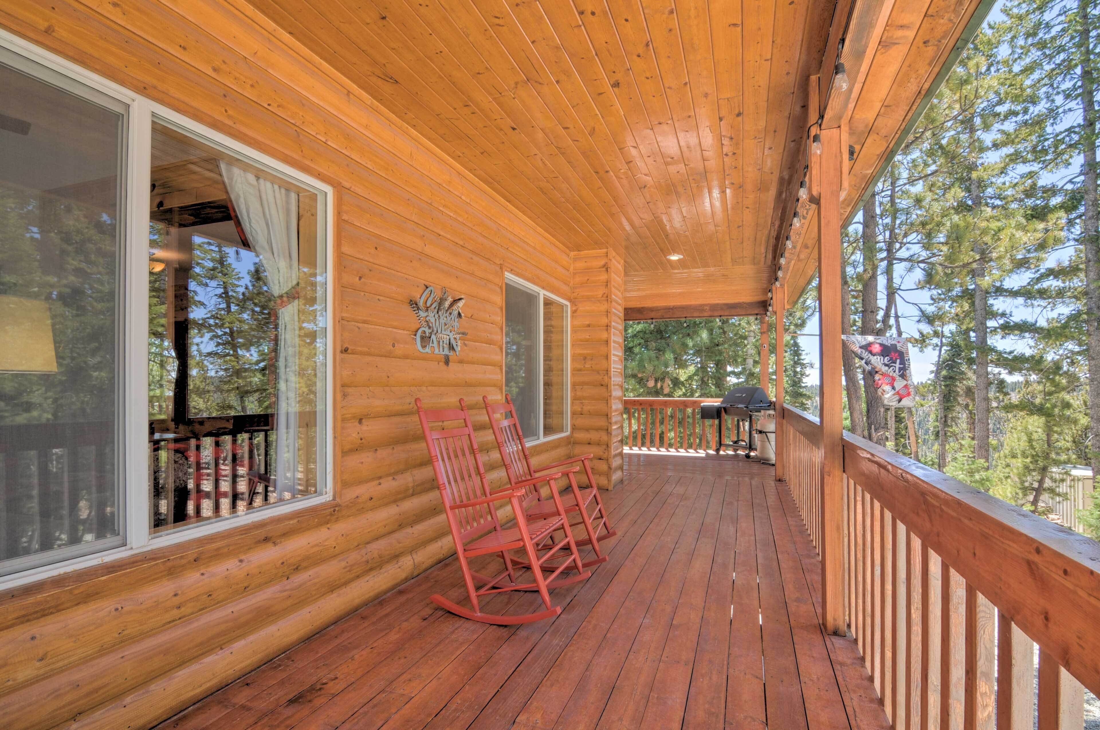 Duck Creek Village Cabin Near National Forest!