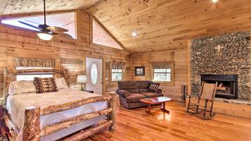 Apartment (0 Bedroom) | Iron/ironing board, bed sheets