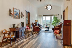 Hus (Multiple Bedrooms) | Interiör