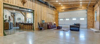 'eagle Crest Lodge' - Large Group Getaway!