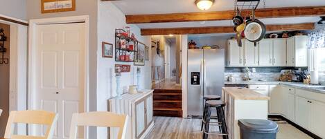 House (4 Bedrooms) | Interior