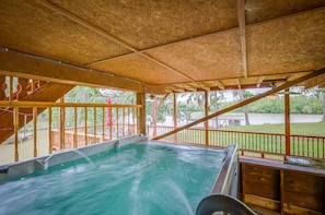 Bathtub spa outdoor