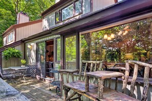 Apartment (3 Bedrooms) | Interior - Condo w/ Furnished Deck - Walk to Sugar Mountain! (Banner Elk)