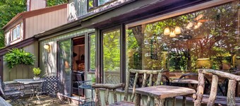 Steps to Sugar Mountain! Condo w/ Furnished Deck