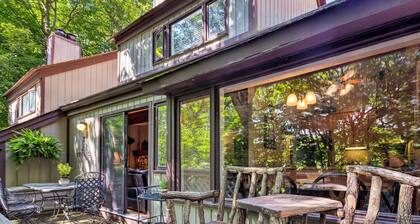 Steps to Sugar Mountain! Condo w/ Furnished Deck
