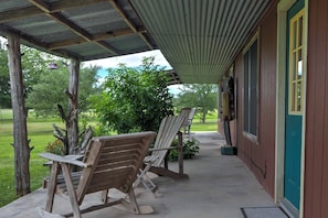 Terrace/patio - Delightful Carmine Studio on Rocking Horse Farm! (Carmine)