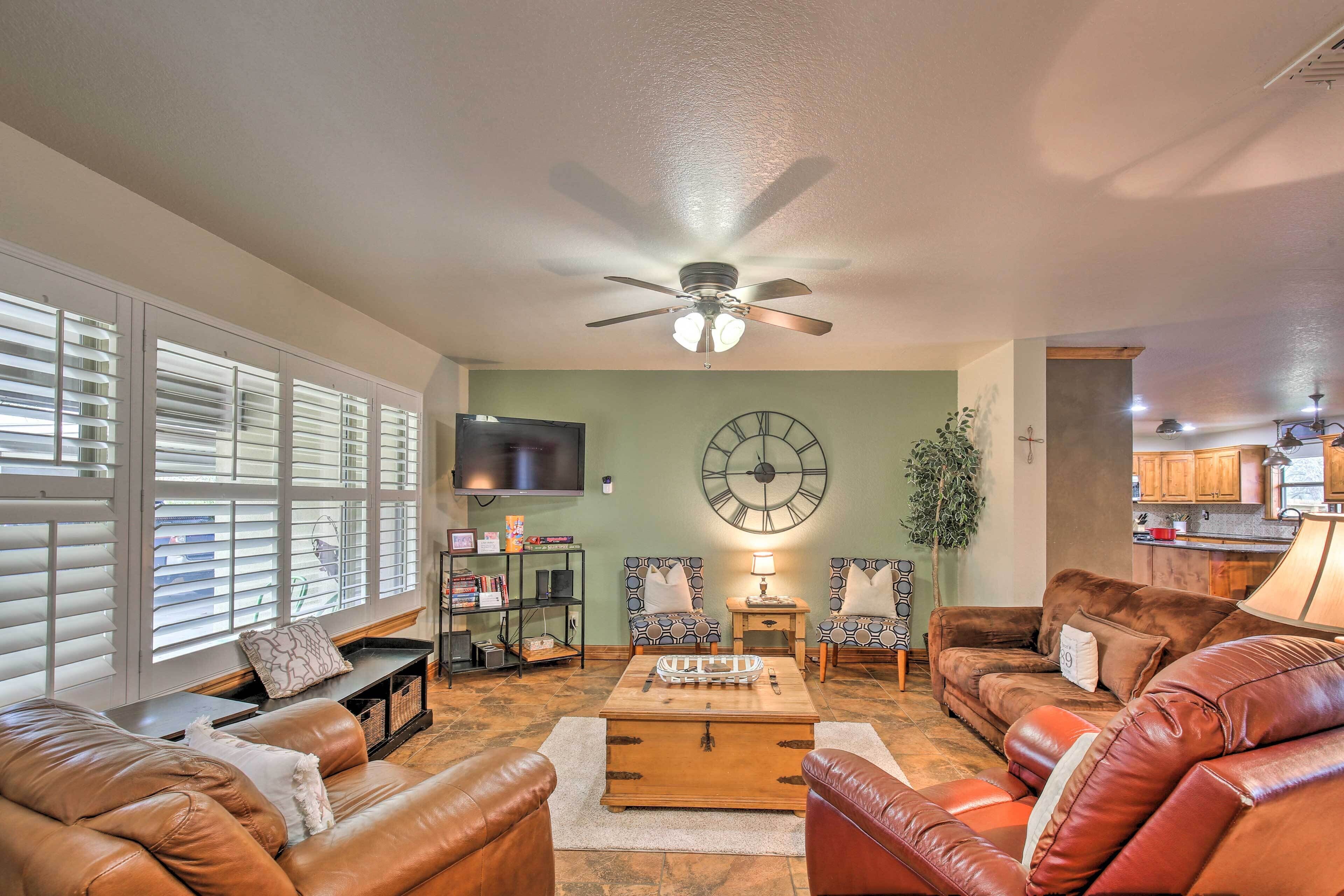 Pet-friendly Riverfront Retreat - Deck & Views!