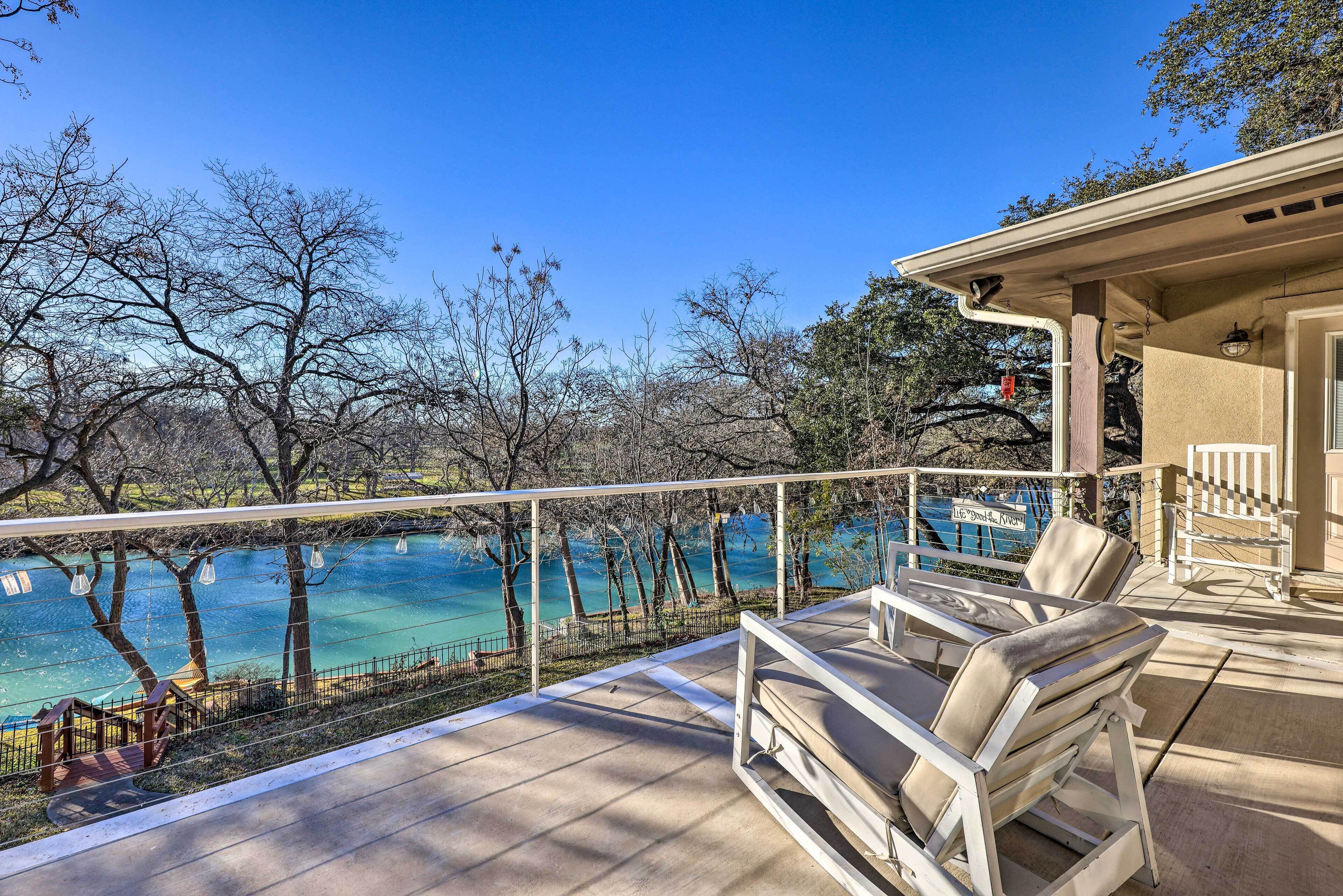 Pet-friendly Riverfront Retreat - Deck & Views!