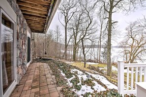 Cottage (2 Bedrooms) | Interior - Lakeside Cottage Escape With Private Dock & Deck! (Delton)