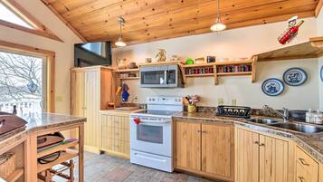 Microwave, oven, stovetop, blender