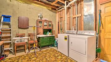 Cottage (2 Bedrooms) | Interior