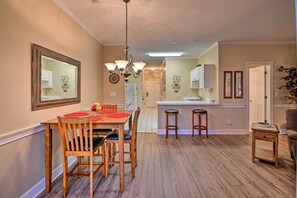 Apartment (1 Bedroom) | Interior