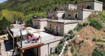 Modern Lava Hot Springs Studio, Walk to Pools