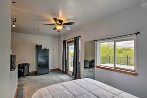 Interior - Modern Lava Hot Springs Studio, Walk to Pools (Lava Hot Springs)