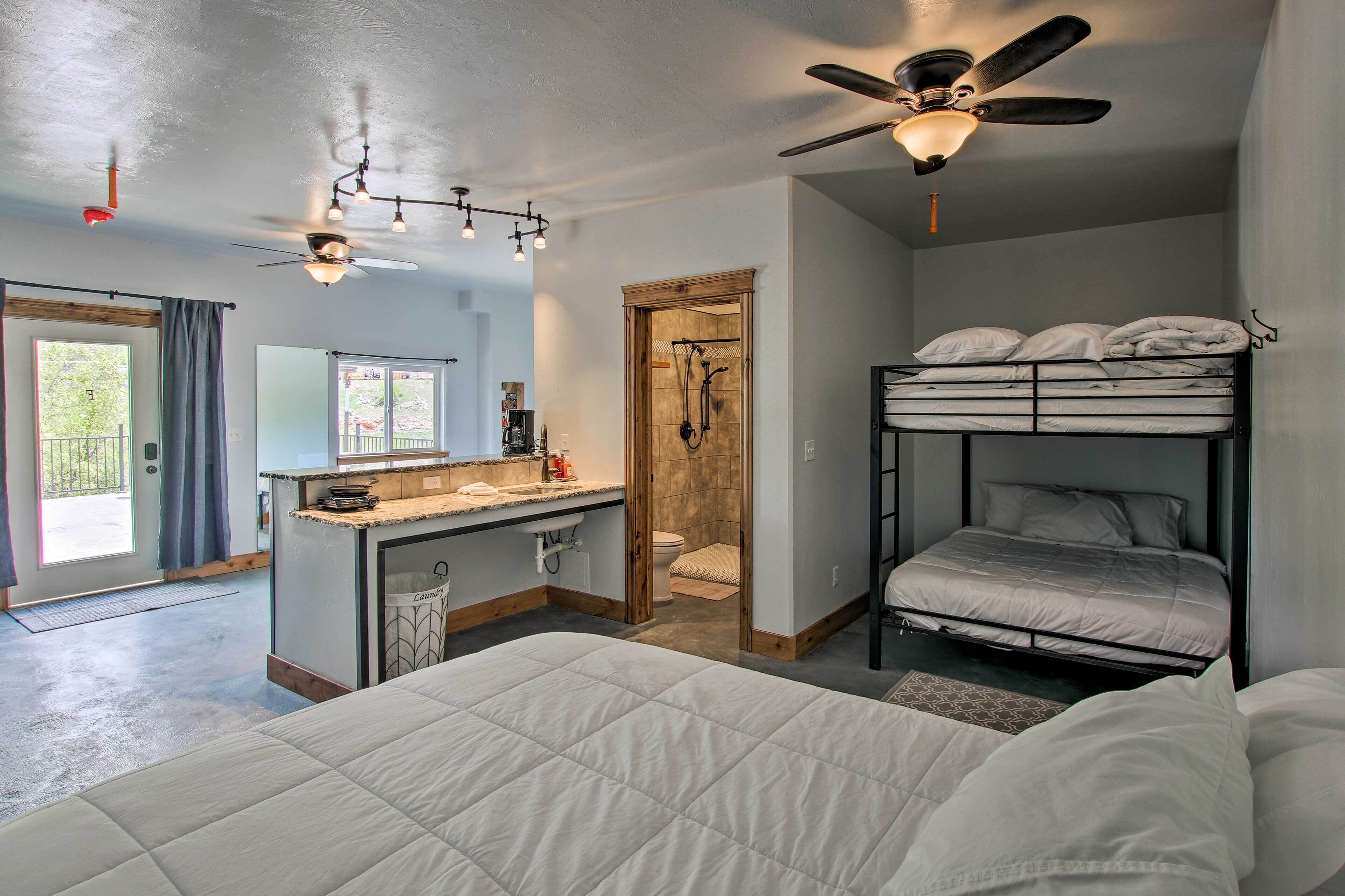 Apartment (0 Bedroom) | Interior