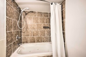 House (1 Bedroom) | Bathroom
