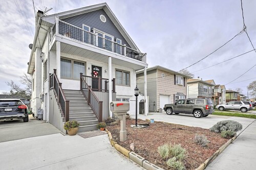 Island Park Couple's Escape ~ 1 Mi to Beach!