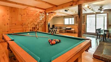 Apartment (4 Bedrooms) | Game room