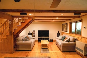 Apartment (4 Bedrooms) | Interior - Cozy Bartlett Townhome < 3 Mi to Attitash Mountain (Bartlett)