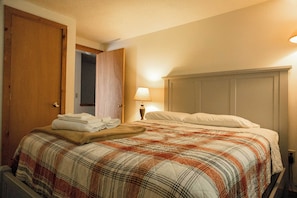 Apartment (4 Bedrooms) | Interior - Cozy Bartlett Townhome < 3 Mi to Attitash Mountain (Bartlett)