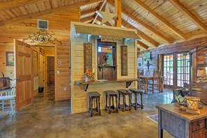 House (2 Bedrooms) | Interior - 'beaver Creek Lodge' - Secluded Home w/ Pond! (Huntington)