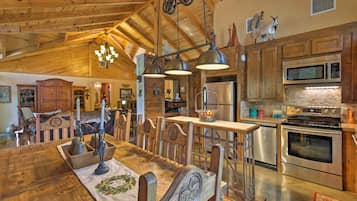 House (2 Bedrooms) | Interior