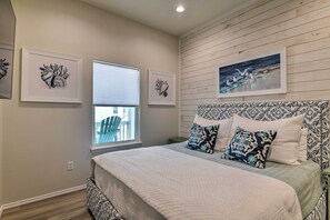 House (3 Bedrooms) | Interior - 6 Mi to Beach: Rockport Home w/ Pool Access! (Rockport)