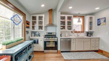 House (2 Bedrooms) | Interior