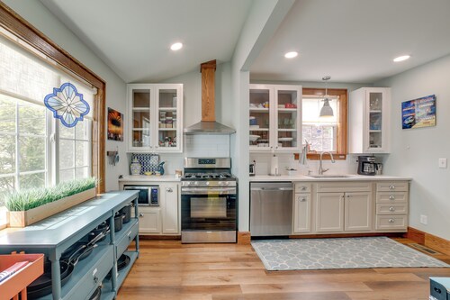 Pet-friendly Murph Landing - 1 Mile to Wvu!