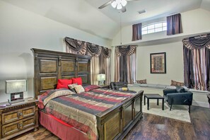 House (5 Bedrooms) | Interior - Private Pool & Hot Tub: Spacious Murphy Getaway (Plano)