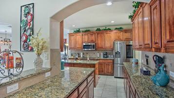 Rumah (5 Bedrooms) | Interior