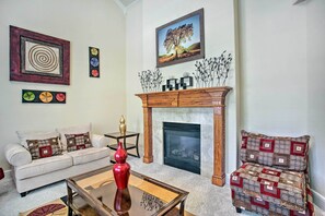 Interior - Private Pool & Hot Tub: Spacious Murphy Getaway (Plano)