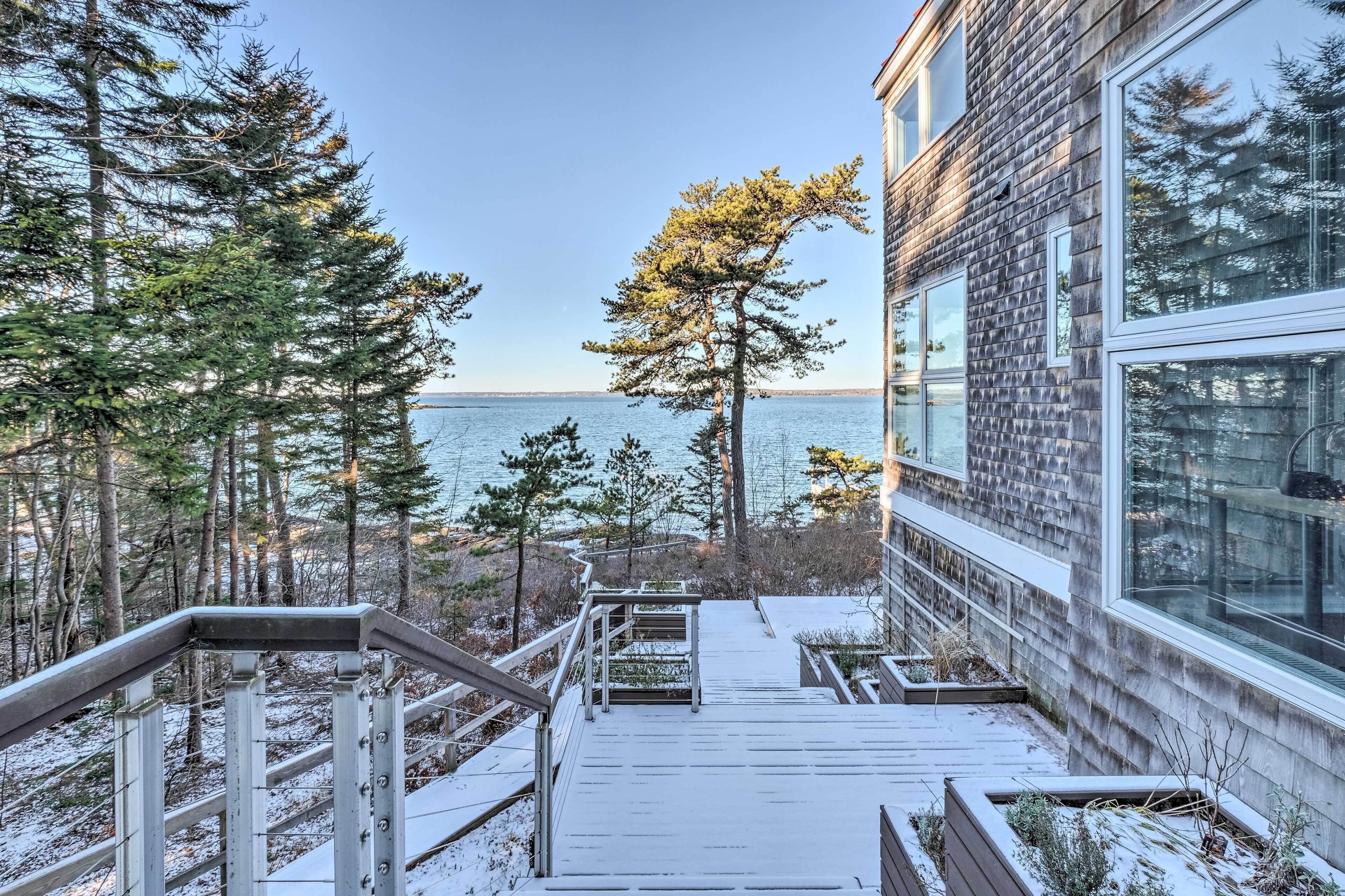 Spacious Phippsburg Home w/ Oceanfront Views