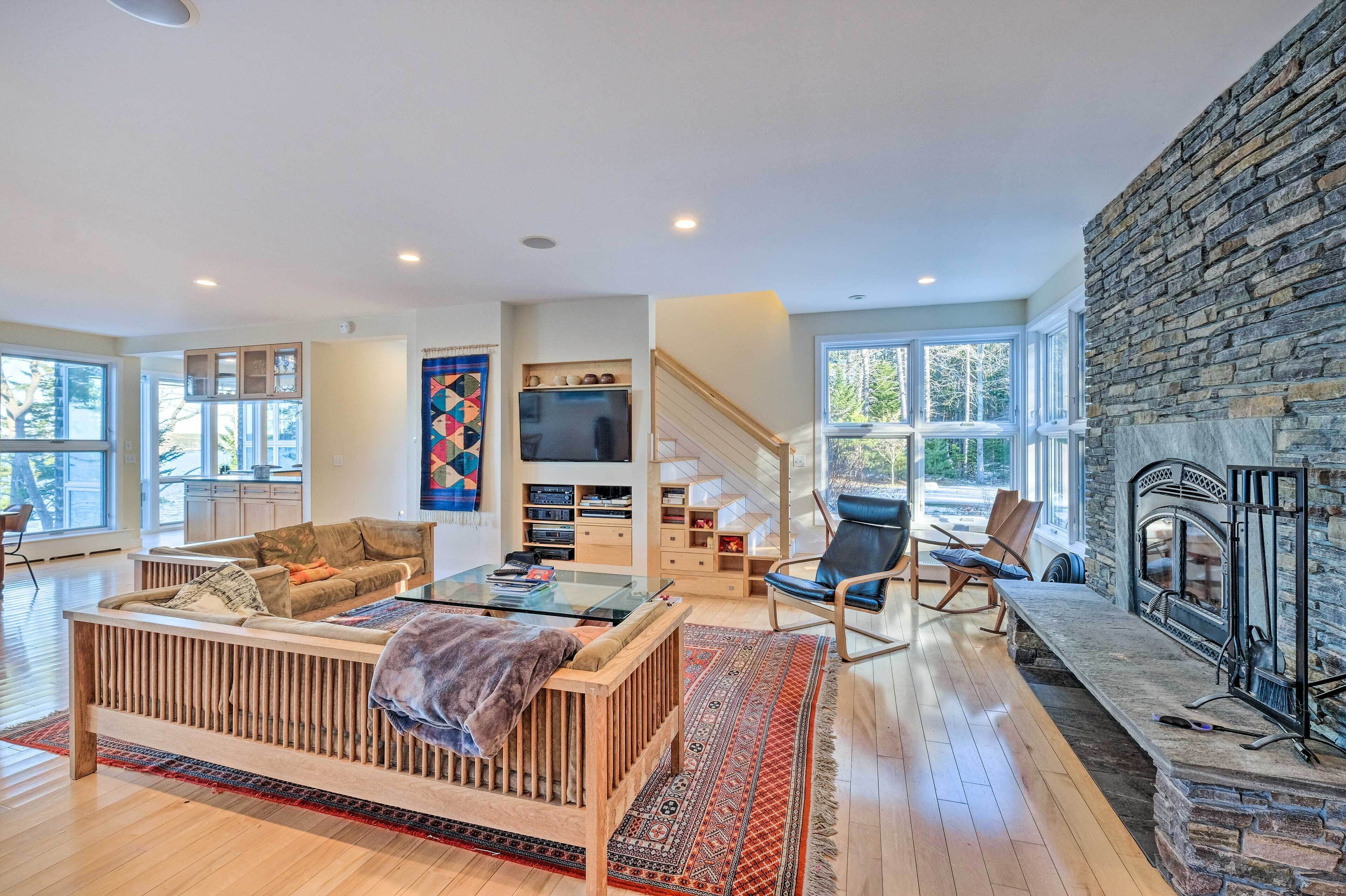 Spacious Phippsburg Home w/ Oceanfront Views