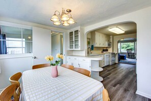 House (5 Bedrooms) | Interior - Charming Eugene Vacation Rental - 3 Mi to Downtown (Eugene)