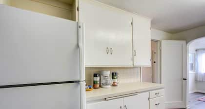 Charming Eugene Vacation Rental - 3 Mi to Downtown
