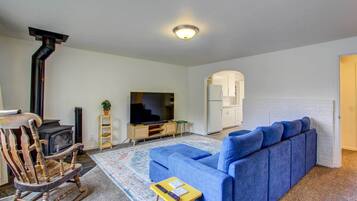 House (5 Bedrooms) | Interior