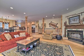House (5 Bedrooms) | Interior