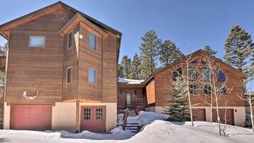 House (5 Bedrooms) | Interior