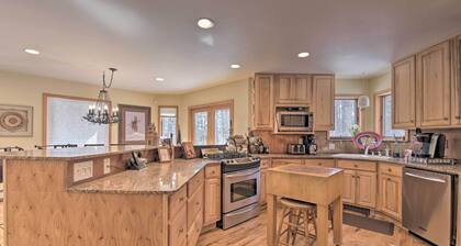 Spacious Angel Fire Cabin < 4 Miles to Resort!