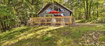 Pet-friendly Stanwood Sanctuary w/ Fire Pit!